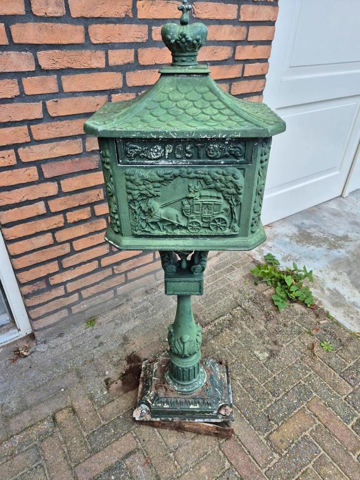 Antieke Staande Brievenbus. Sleuteltje ontbreekt., Tuin en Terras, Brievenbussen, Gebruikt, Staande brievenbus, IJzer, Ophalen