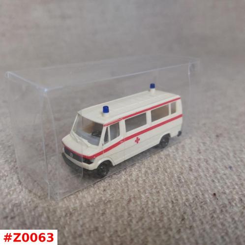 Mercedes-Benz 207 D Ambulance - Herpa 1:87 H0 in box zgan, Hobby en Vrije tijd, Modelauto's | 1:87, Zo goed als nieuw, Auto, Herpa