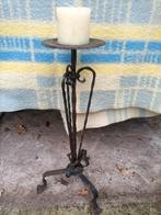 Vintage smeedijzeren kandelaar. Met gratis kaars., Ophalen, Overige materialen