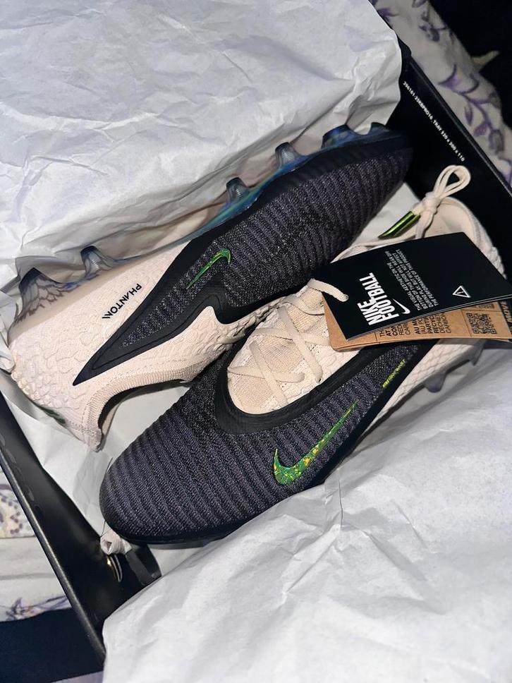 Nike Kobe Phantom 6 Low Elite SE – Limited Edition, Sport en Fitness, Voetbal, Nieuw, Schoenen, Maat XS of kleiner, Ophalen of Verzenden