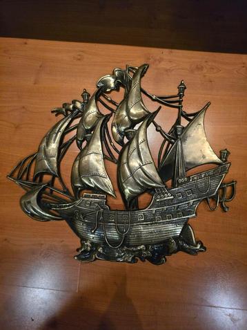 IJzeren sierschip voor aan de muur beschikbaar voor biedingen