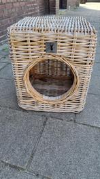 Katten huisje rotan, Ophalen, Zo goed als nieuw, Riet