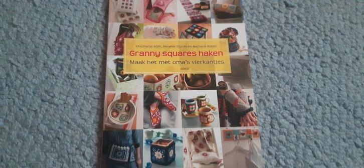 Granny squares haken prachtig boek van Forte uit, Hobby en Vrije tijd, Breien en Haken, Zo goed als nieuw, Haken, Patroon of Boek