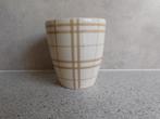Mok 8x7 cm. Ruit Crème Beige Kitchen Trend, Keramiek, Ophalen of Verzenden, Zo goed als nieuw, Overige stijlen