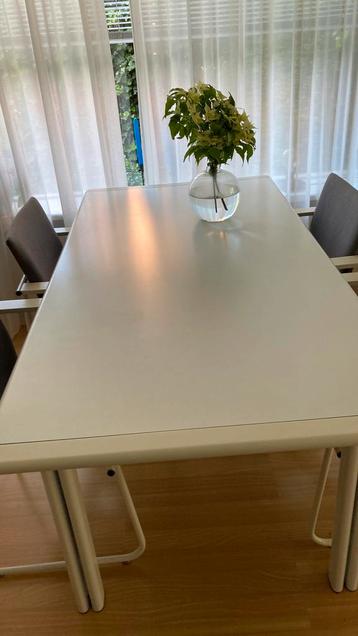 Mooie stevige Eet-/werktafel van Castelijn. beschikbaar voor biedingen