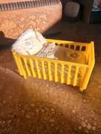 poppenhuis miniaturen bedje jaren 70 W Germany, Verzamelen, Poppenhuizen en Toebehoren, Ophalen of Verzenden, Zo goed als nieuw