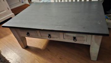 Stevige salontafel Gratis! beschikbaar voor biedingen