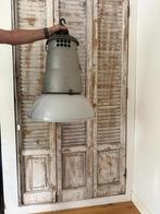 Industriele oude hanglamp, Huis en Inrichting, Lampen | Hanglampen, Ophalen, Minder dan 50 cm