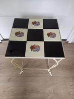 Retro Tafeltje IJzeren Onderstel en Limoges Tegeltjes, Antiek en Kunst, Ophalen of Verzenden