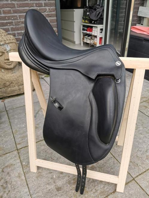 Erreplus zadel Elena 17 inch, Dieren en Toebehoren, Paarden en Pony's | Zadels, Zo goed als nieuw, Dressuur, Ophalen of Verzenden