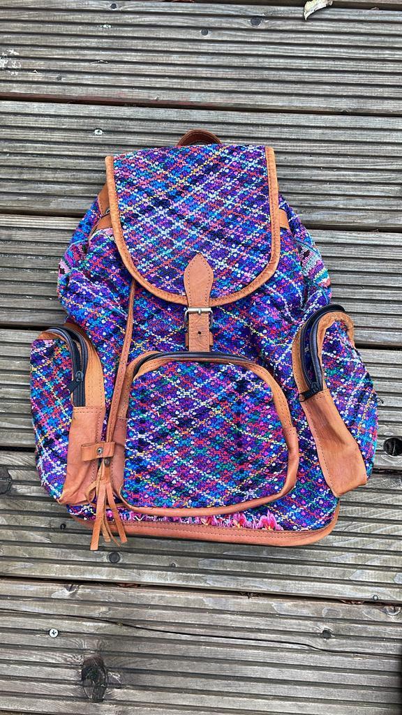 Rugzak Leer + Print Paars/Lila/Blauw, Sieraden, Tassen en Uiterlijk, Tassen | Rugtassen, Gebruikt, Overige merken, 25 tot 40 cm