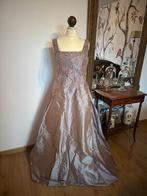 Zijde Lila/zilveren jurk maat 48/50 met stola, Trouwjurk, Overige kleuren, Ophalen of Verzenden, Zo goed als nieuw