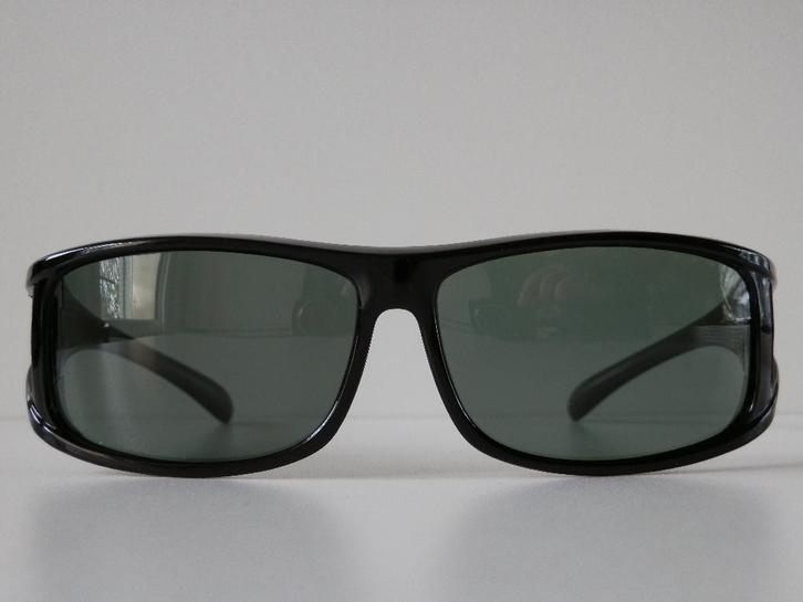 Overzetzonnebril. Groene glazen. Unisex., Sieraden, Tassen en Uiterlijk, Zonnebrillen en Brillen | Dames, Zo goed als nieuw, Zonnebril