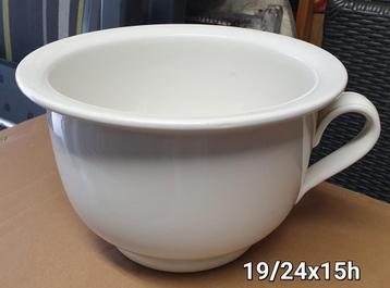 
Vintage brocante gebroken witte vintage Petrus Regout Maast beschikbaar voor biedingen