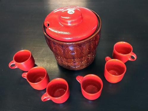 Jasba pot en 6 bekers van rood en bruin aardewerk, Huis en Inrichting, Keuken | Servies, Zo goed als nieuw, Overige typen, Overige stijlen