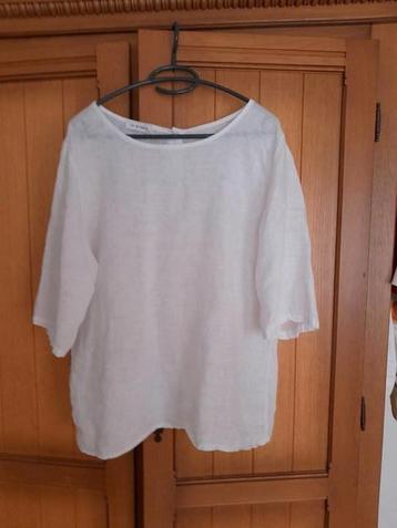 Witte top blouse van In Shape.
 beschikbaar voor biedingen