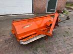 Rolbezem, bezem, veegmachine achter trekker, Ophalen