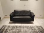 Jori 2 zits zwart lederen design bank, Huis en Inrichting, Banken | Bankstellen, Ophalen, Design, Tweepersoons, Zo goed als nieuw