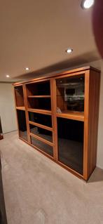 Hulsta kast masief noten, Ophalen, Gebruikt, 25 tot 50 cm, 200 cm of meer