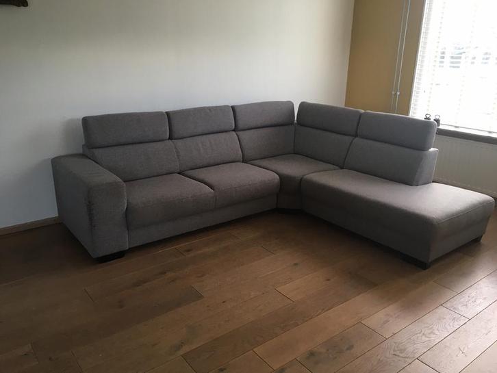 Hoek bank van de Bommel kleur grijs, Huis en Inrichting, Banken | Complete zithoeken, Gebruikt, Stof, Ophalen