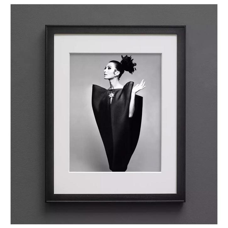 Four Sided Dress – door fotograaf Hiro voor Balenciaga, 1967, Antiek en Kunst, Kunst | Tekeningen en Foto's, Ophalen of Verzenden