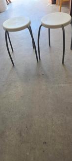 2 nette ikea krukjes met kunststof zitting, Huis en Inrichting, Krukjes, Ophalen, Kunststof