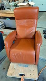 Leren relax Fauteuil, staopstoel, Zithoogte 47, Zitdiepte 50, Ophalen, Zo goed als nieuw