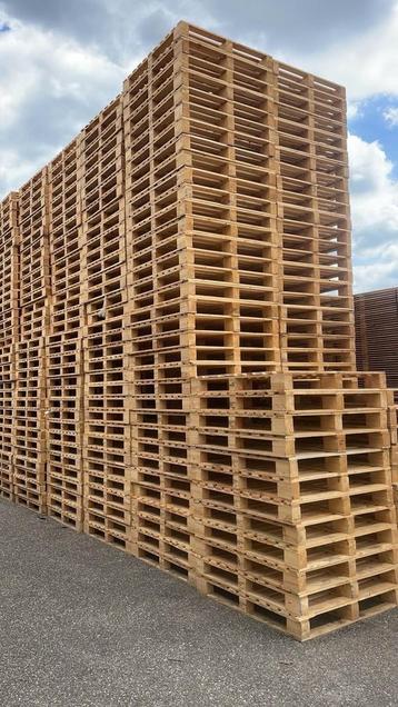 Gebruikte Pallets 110x120 HT - Stevig model! beschikbaar voor biedingen