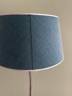 Staande lamp met blauwe lampenkap, Huis en Inrichting, Lampen | Vloerlampen, Ophalen, Gebruikt, 150 tot 200 cm