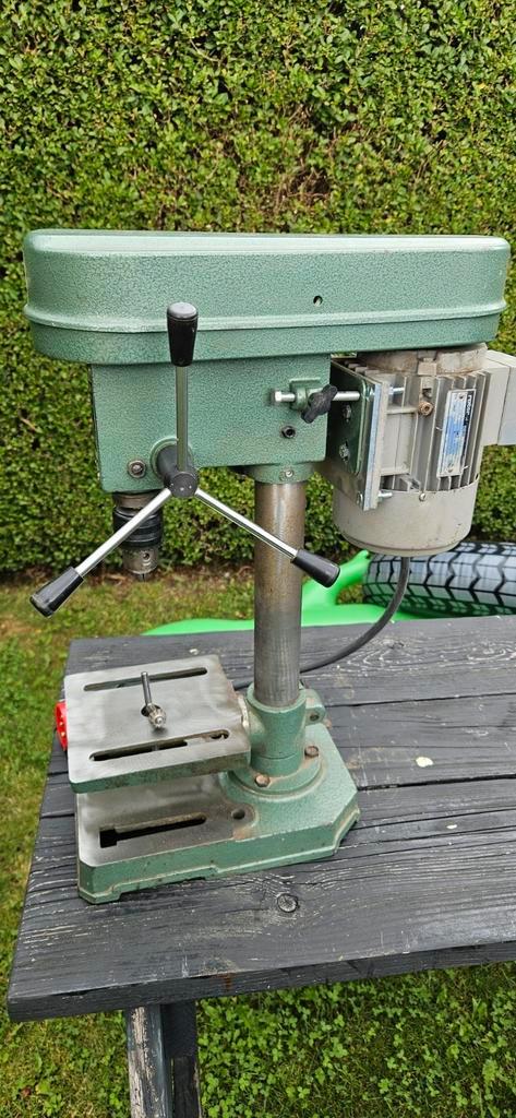 Kolomboor met krachtmotor, Doe-het-zelf en Verbouw, Gereedschap | Boormachines, Zo goed als nieuw, Kolomboormachine, Klopboormechanisme