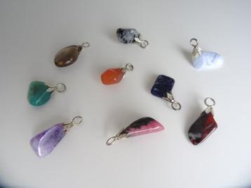 9 vintage hangers met zilver en edelsteen / natuursteen beschikbaar voor biedingen