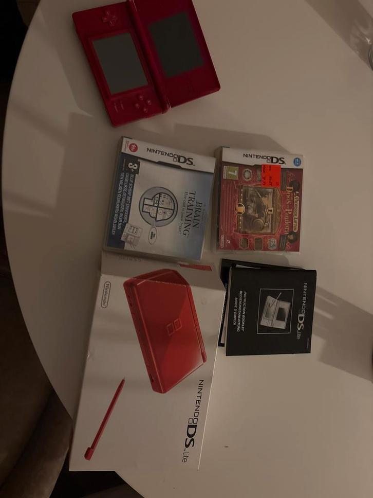 Nintendo DS Lite Rood - Compleet met Games!, Spelcomputers en Games, Spelcomputers | Nintendo DS, Zo goed als nieuw, DS Lite, Rood