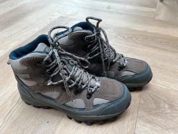 Berg- wandelschoenen beschikbaar voor biedingen