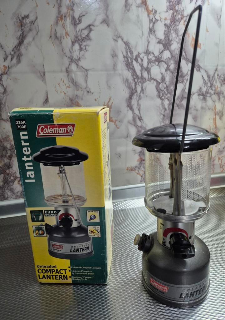 Coleman Compact Unleaded 226 Lantaarn, Caravans en Kamperen, Kampeeraccessoires, Zo goed als nieuw, Ophalen of Verzenden