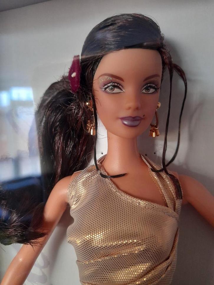 Barbie Collectible Katiana Jimenez - NRFB, Verzamelen, Poppen, Nieuw, Fashion Doll, Ophalen of Verzenden