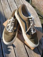 Old skool Vans dames sneakers, maat 40 € 20,00, Kleding | Dames, Schoenen, Ophalen of Verzenden, Vans, Groen, Sneakers of Gympen