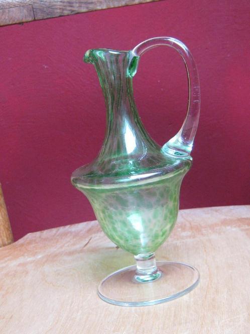 Groen gevlekt karafje glas, Antiek en Kunst, Antiek | Glas en Kristal, Verzenden