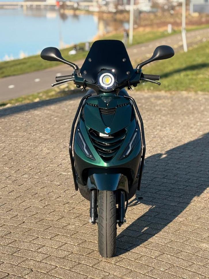 Piaggio zip 2021 4500km, Fietsen en Brommers, Scooters | Piaggio, Zo goed als nieuw, Zip, Benzine, Ophalen