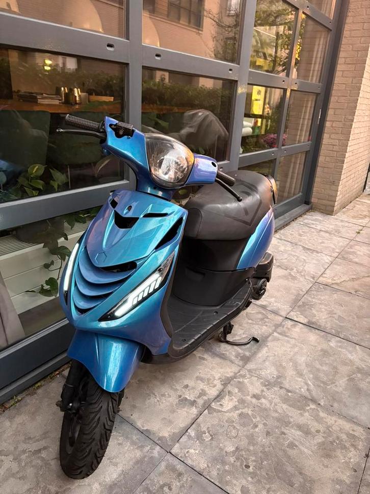 Zip~80cc~brom, Fietsen en Brommers, Scooters | Piaggio, Zo goed als nieuw, Zip, Benzine, Ophalen