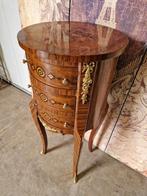 Klassieke rond ladekastje bijzettafel, met sierlijke versier, Huis en Inrichting, Kasten | Ladekasten, 1 of 2 laden, Ophalen of Verzenden