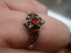 Gouden ring met granaat en zaadparels 1853-1905 uit Zeeuwse, Sieraden, Tassen en Uiterlijk, Ophalen of Verzenden, Goud, Ring, Met edelsteen