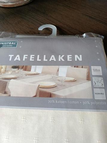 Vintage tafellaken 150 x 2 70 beschikbaar voor biedingen