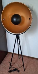Elegante Staande Lamp met Verstelbare Hoogte, Ophalen, 100 tot 150 cm, Zo goed als nieuw, Metaal