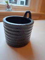 Muur bloempot zwart/donkerbruin, gesigneerd, Tuin en Terras, Bloempotten, Gebruikt, Rond, Aardewerk, Tuin