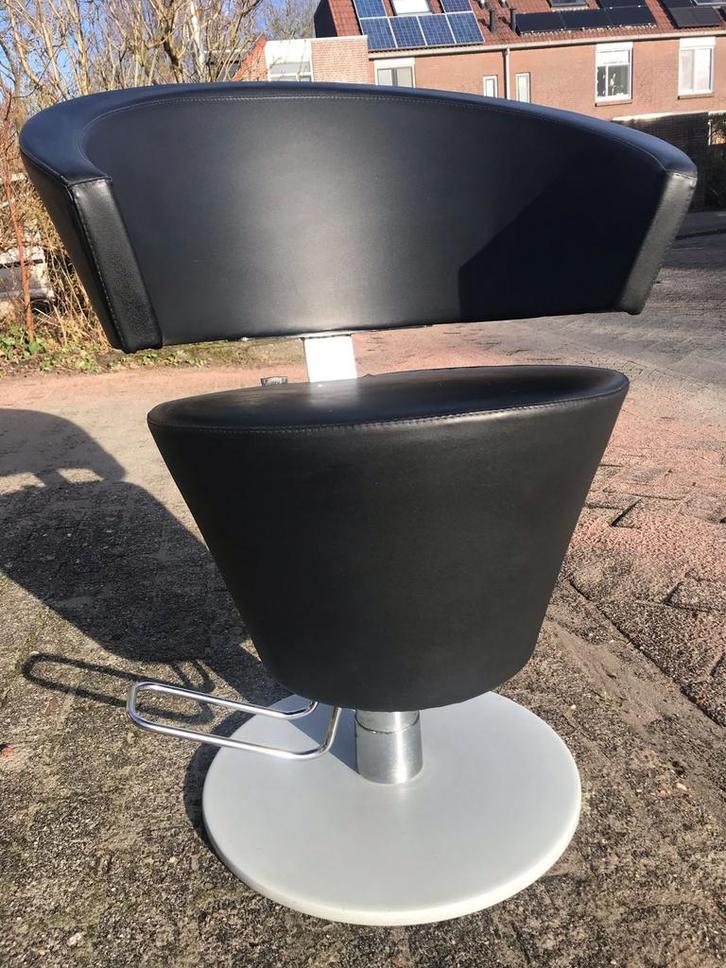 Kapperstoel - Salonstoel, Huis en Inrichting, Stoelen, Zo goed als nieuw, Eén, Overige materialen, Zwart, Ophalen