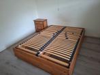 2 persoons bed met nachtkastje, Huis en Inrichting, Slaapkamer | Bedden, Ophalen, Gebruikt, Tweepersoons, 180 cm