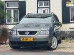 Volkswagen Touran 1.6-16V FSI Trendline|Cruise|Clima|Nieuwe, Zwart, 4 cilinders, 116 pk, Parkeersensor