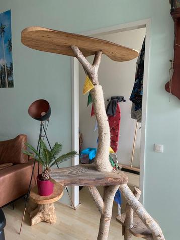 Prachtige houten krabpaal (groot) beschikbaar voor biedingen