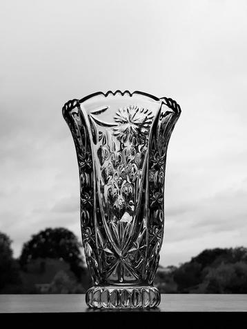 Vaas Annahütte Kristal beschikbaar voor biedingen