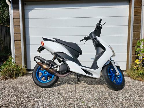Mooie Yamaha Jog R 70cc. Ook nog een Jog RR met snel blok., Fietsen en Brommers, Scooters | Yamaha, Zo goed als nieuw, JogR of RR